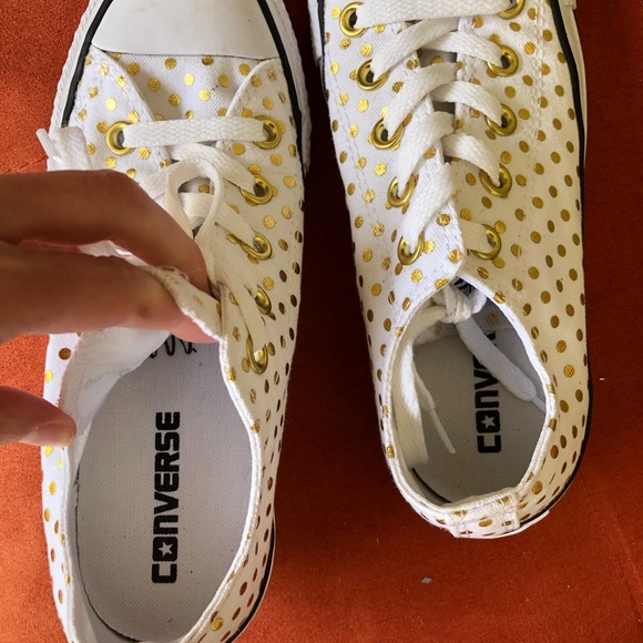 Bright white converse with gold polka dots 🐰 - Picture 5 of 6